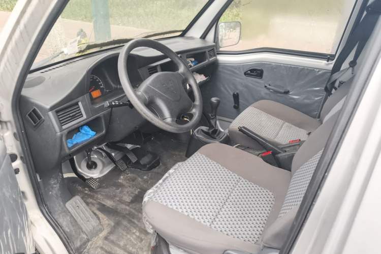 Used Wuling Zhiguang 2023 1.5L Practical Version 5/7 Seats Left Front Seat