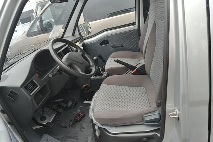 Used Wuling Zhiguang 2023 1.5L Practical Version 5/7 Seats Left Front Seat