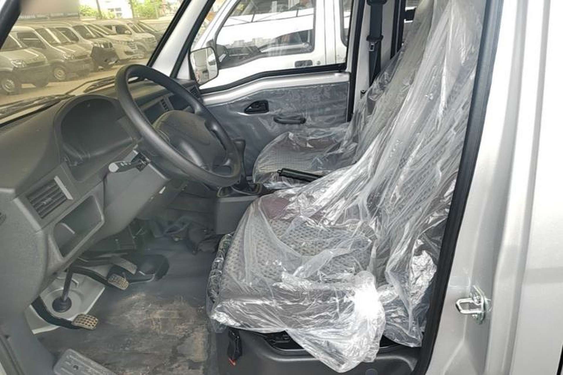 Used Wuling Zhiguang 2023 1.5L Practical Version 5/7 Seats Left Front Seat