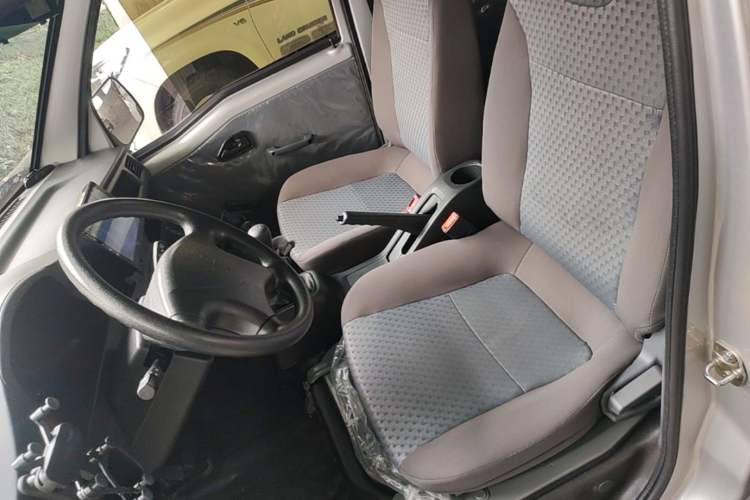 Used Wuling Zhiguang 2023 1.5L Practical Version 5/7 Seats Left Front Seat