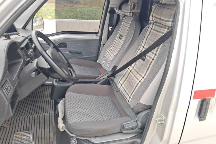 Used Wuling Zhiguang 2023 1.5L Utility Version with Enclosed Windows 2 Seats Left Front Seat