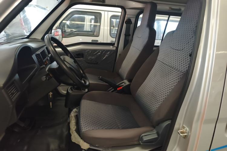 Used Wuling Zhiguang 2023 1.5L Practical Version 5/7 Seats Left Front Seat