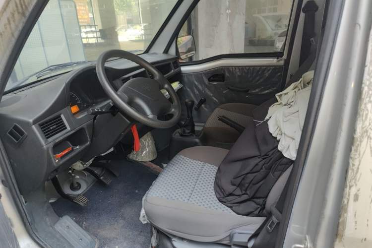 Used Wuling Zhiguang 2023 1.5L Practical Version 5/7 Seats Left Front Seat