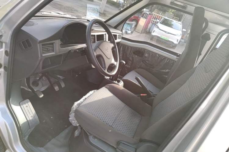 Used Wuling Zhiguang 2023 1.5L Practical Version 5/7 Seats Left Front Seat