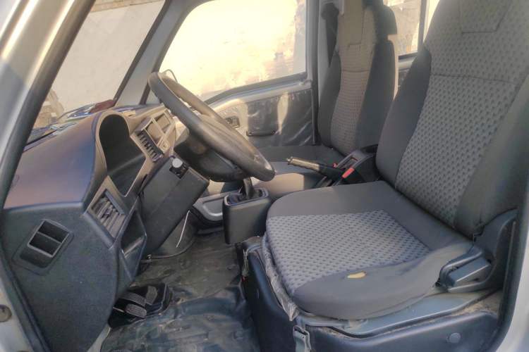 Used Wuling Zhiguang 2023 1.5L Practical Version 5/7 Seats Left Front Seat