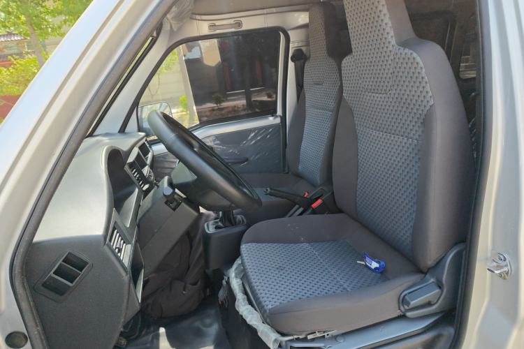 Used Wuling Zhiguang 2023 1.5L Practical Version 5/7 Seats Left Front Seat