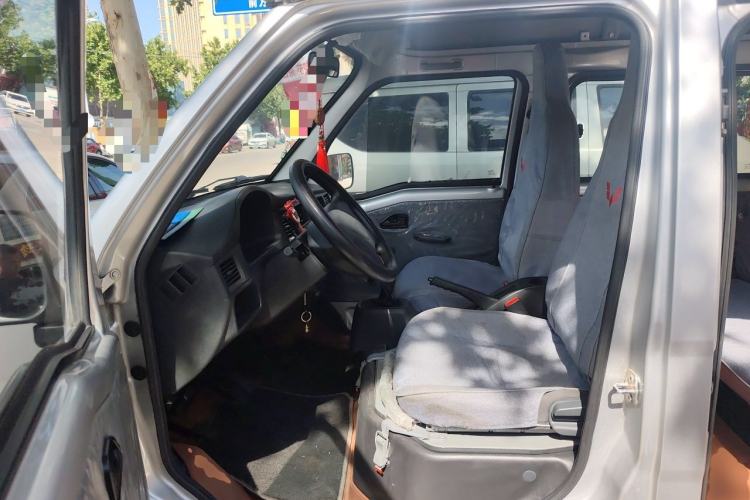 Used Wuling Zhiguang 2023 1.5L Practical Version 5/7 Seats Left Front Seat