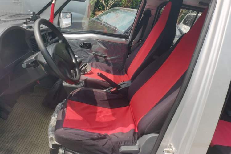 Used Wuling Zhiguang 2023 1.5L Practical Version 5/7 Seats Left Front Seat