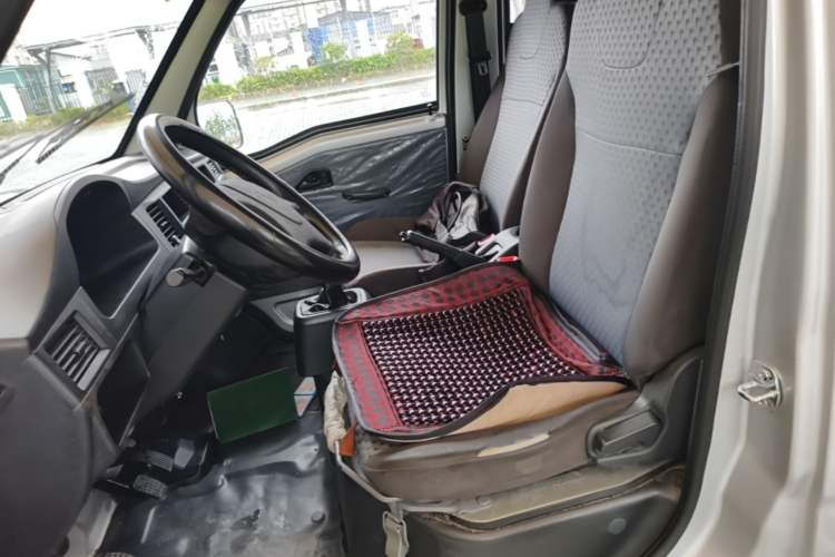 Used Wuling Zhiguang 2023 1.5L Practical Version 5/7 Seats Left Front Seat