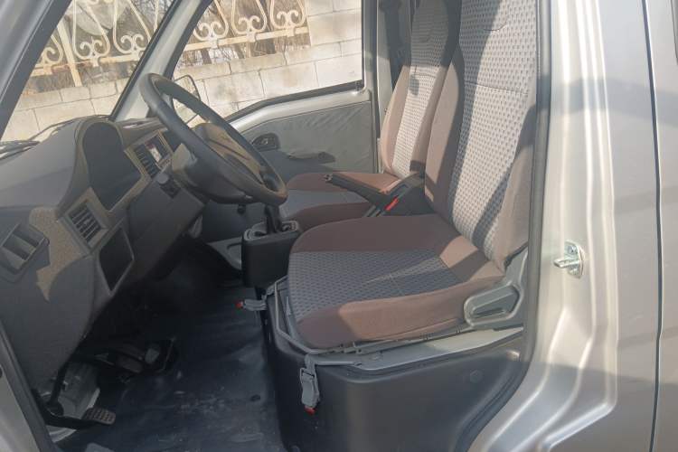 Used Wuling Zhiguang 2023 1.5L Practical Version 5/7 Seats Left Front Seat