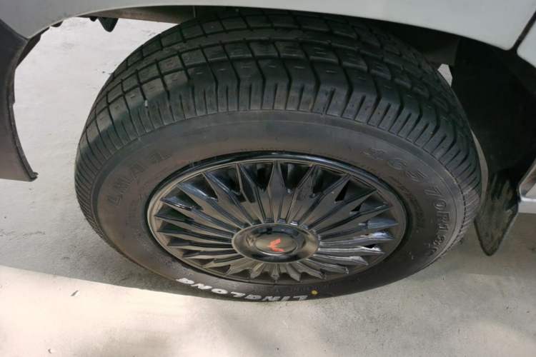 Used Wuling Zhiguang 2023 1.5L Practical Version 5/7 Seats Left Front Wheel Hub