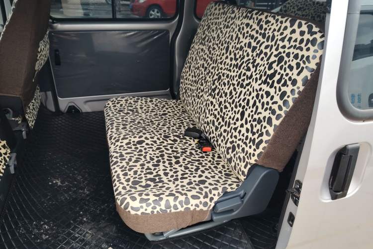 Used Wuling Zhiguang 2023 1.5L Practical Version 5/7 Seats Left Rear Seat