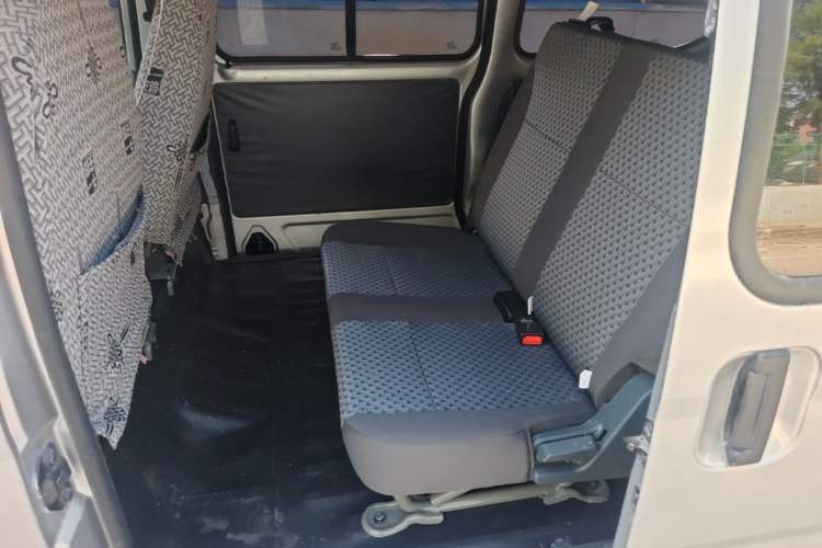 Used Wuling Zhiguang 2023 1.5L Practical Version 5/7 Seats Left Rear Seat