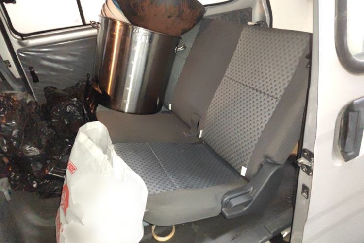 Used Wuling Zhiguang 2023 1.5L Practical Version 5/7 Seats Left Rear Seat