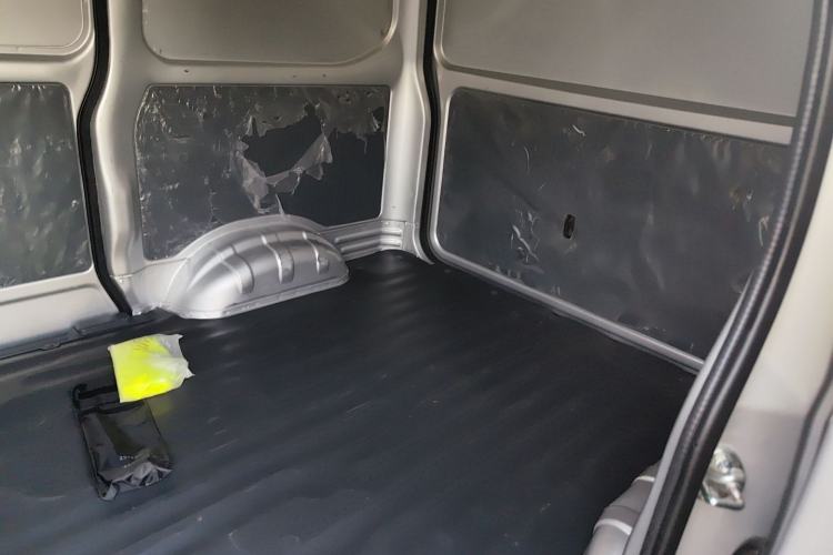 Used Wuling Zhiguang 2023 1.5L Utility Version with Enclosed Windows 2 Seats Left Rear Seat