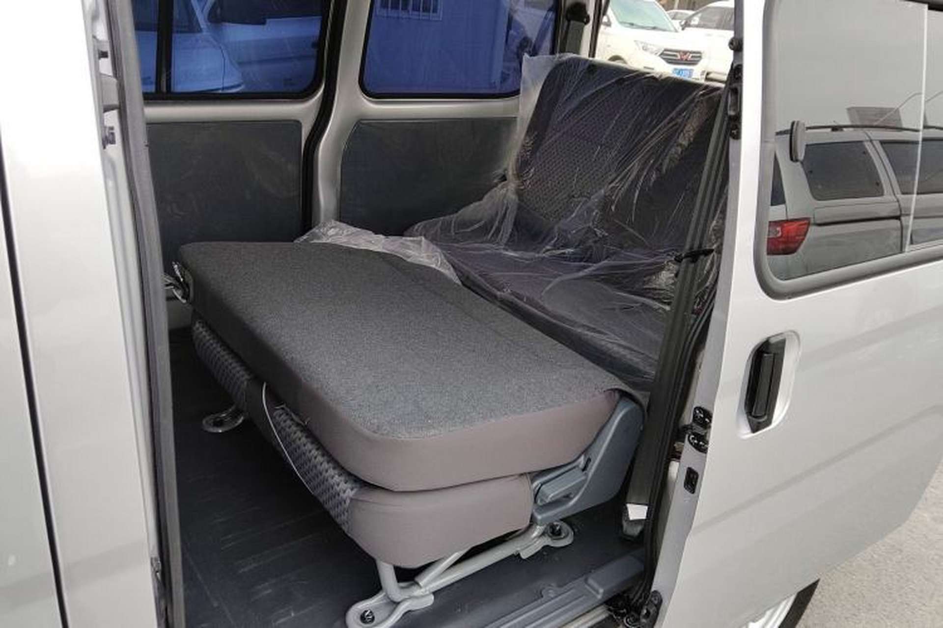 Used Wuling Zhiguang 2023 1.5L Practical Version 5/7 Seats Left Rear Seat