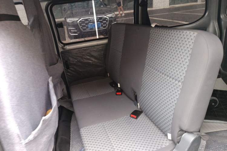 Used Wuling Zhiguang 2023 1.5L Practical Version 5/7 Seats Left Rear Seat