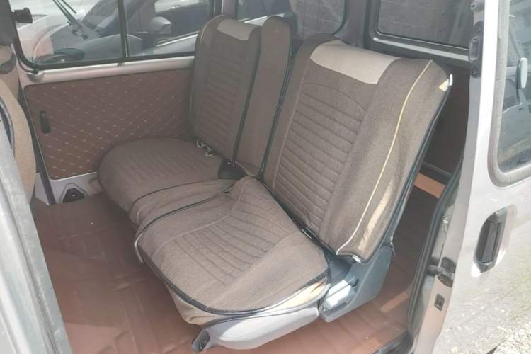 Used Wuling Zhiguang 2023 1.5L Practical Version 5/7 Seats Left Rear Seat