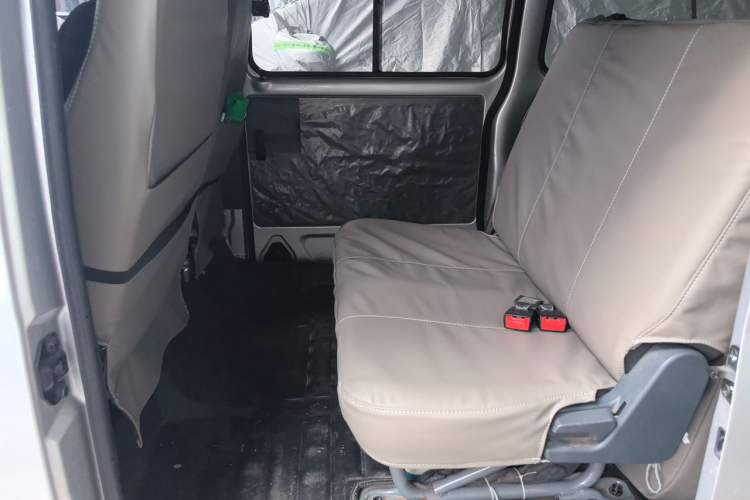 Used Wuling Zhiguang 2023 1.5L Practical Version 5/7 Seats Left Rear Seat