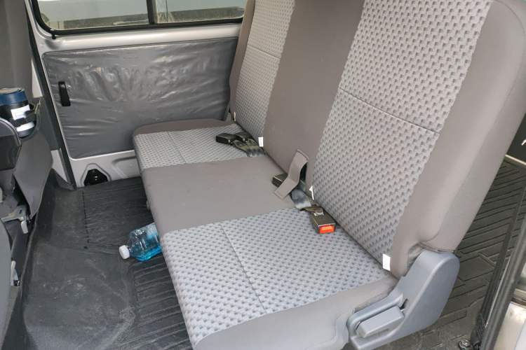 Used Wuling Zhiguang 2023 1.5L Practical Version 5/7 Seats Left Rear Seat