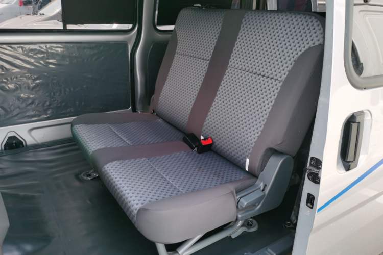 Used Wuling Zhiguang 2023 1.5L Practical Version 5/7 Seats Left Rear Seat