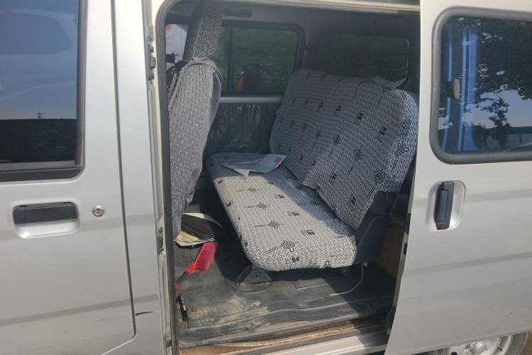 Used Wuling Zhiguang 2023 1.5L Practical Version 5/7 Seats Left Rear Seat