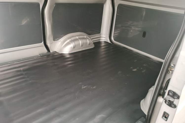 Used Wuling Zhiguang 2023 1.5L Utility Version with Enclosed Windows 2 Seats Left Rear Seat