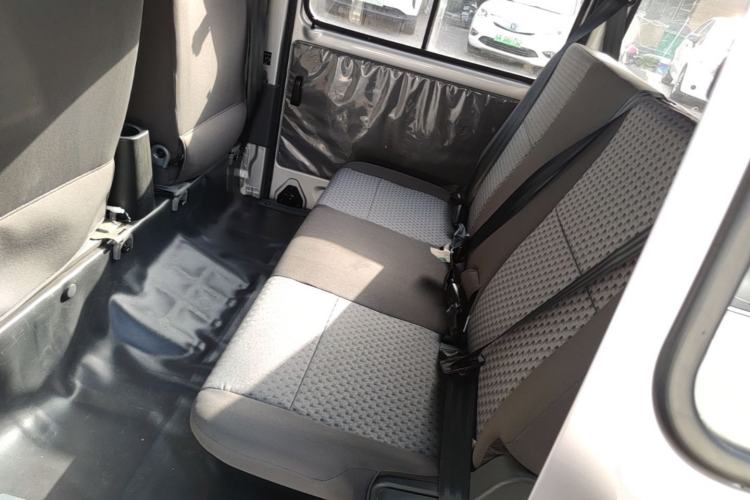 Used Wuling Zhiguang 2023 1.5L Practical Version 5/7 Seats Left Rear Seat