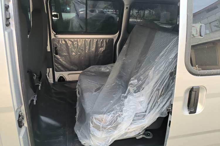 Used Wuling Zhiguang 2023 1.5L Practical Version 5/7 Seats Left Rear Seat