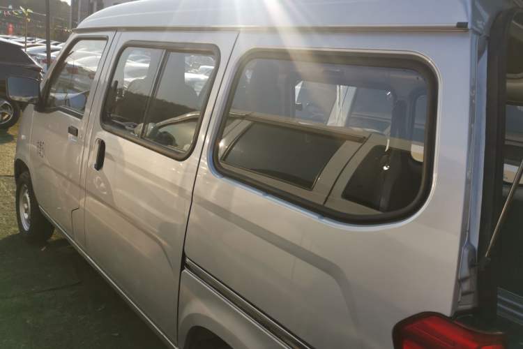 Used Wuling Zhiguang 2023 1.5L Practical Version 5/7 Seats Left Side