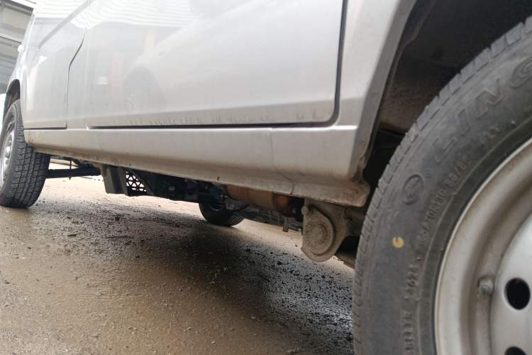 Used Wuling Zhiguang 2023 1.5L Practical Version 5/7 Seats Left Side Sill