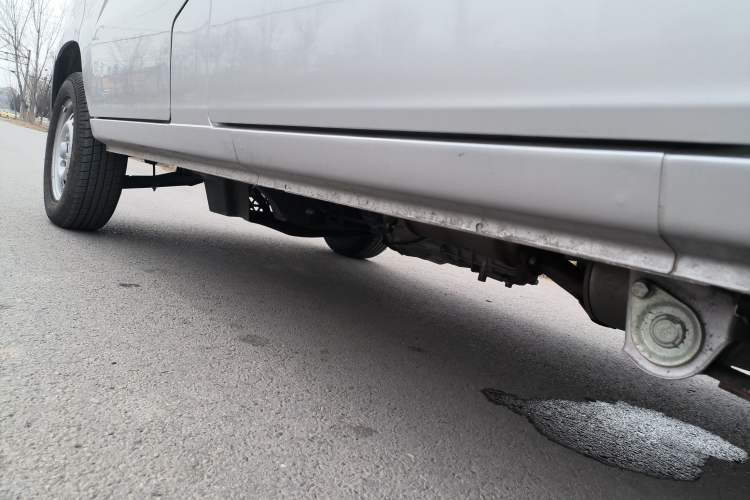 Used Wuling Zhiguang 2023 1.5L Practical Version 5/7 Seats Left Side Sill
