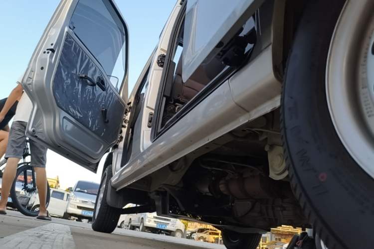 Used Wuling Zhiguang 2023 1.5L Practical Version 5/7 Seats Left Side Sill