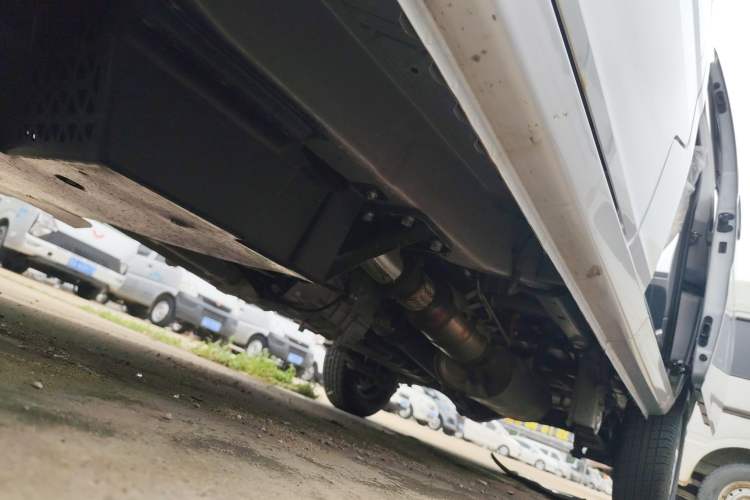 Used Wuling Zhiguang 2023 1.5L Practical Version 5/7 Seats Left Side Sill