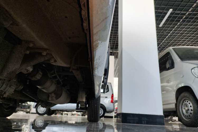 Used Wuling Zhiguang 2023 1.5L Practical Version 5/7 Seats Left Side Sill