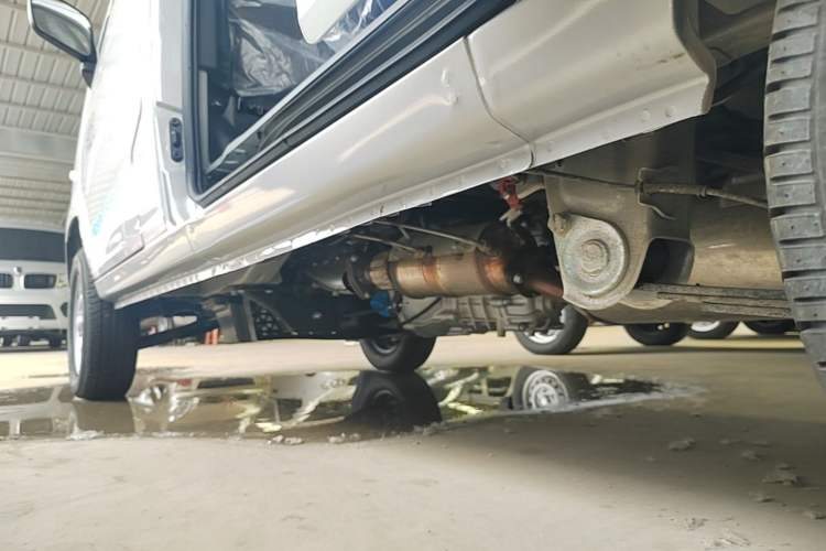 Used Wuling Zhiguang 2023 1.5L Practical Version 5/7 Seats Left Side Sill
