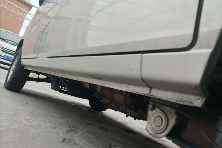 Used Wuling Zhiguang 2023 1.5L Practical Version 5/7 Seats Left Side Sill
