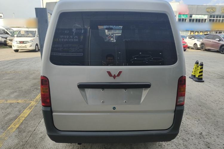 Used Wuling Zhiguang 2023 1.5L Practical Version 5/7 Seats Rear