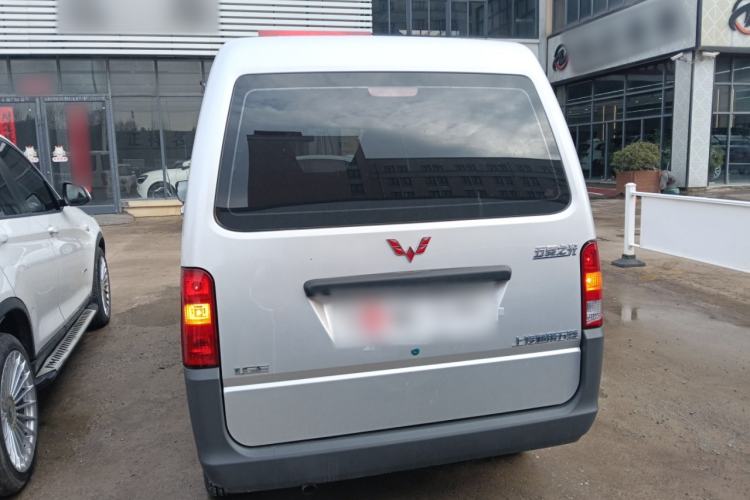Used Wuling Zhiguang 2023 1.5L Practical Version 5/7 Seats Rear