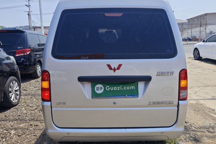 Used Wuling Zhiguang 2023 1.5L Practical Version 5/7 Seats Rear