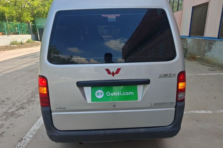 Used Wuling Zhiguang 2023 1.5L Practical Version 5/7 Seats Rear