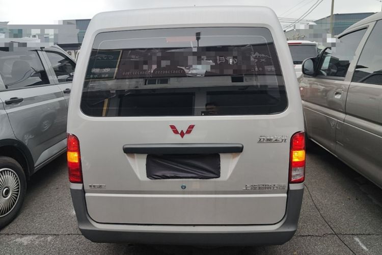 Used Wuling Zhiguang 2023 1.5L Practical Version 5/7 Seats Rear
