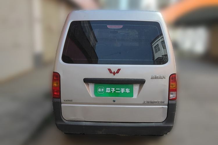 Used Wuling Zhiguang 2023 1.5L Practical Version 5/7 Seats Rear