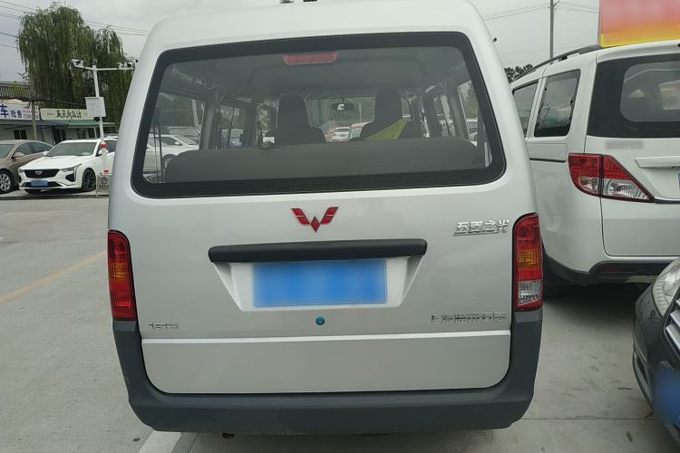 Used Wuling Zhiguang 2023 1.5L Practical Version 5/7 Seats Rear