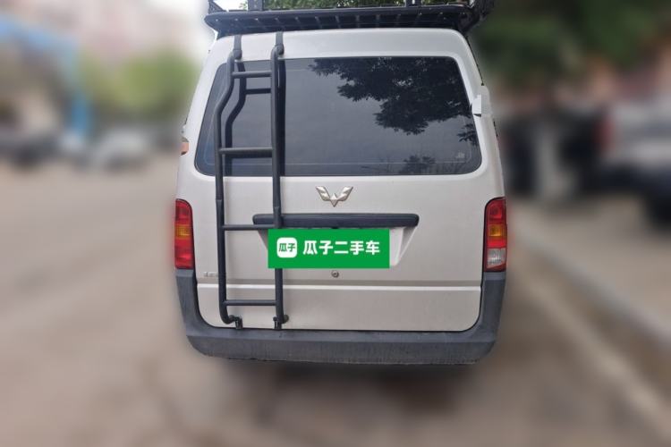 Used Wuling Zhiguang 2023 1.5L Practical Version 5/7 Seats Rear