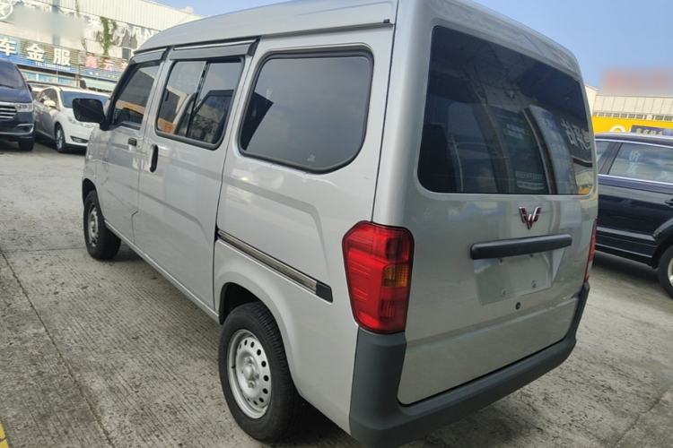 Used Wuling Zhiguang 2023 1.5L Practical Version 5/7 Seats Rear Left 45 Deg
