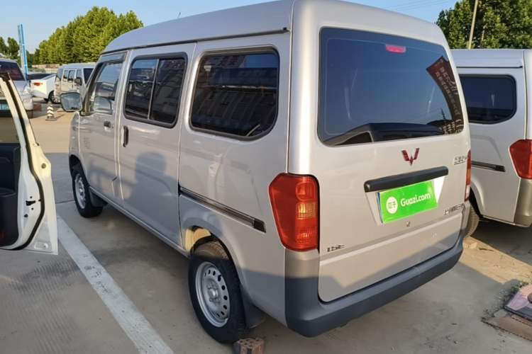Used Wuling Zhiguang 2023 1.5L Practical Version 5/7 Seats Rear Left 45 Deg