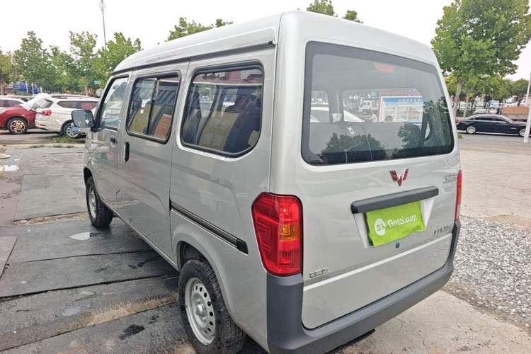 Used Wuling Zhiguang 2023 1.5L Practical Version 5/7 Seats Rear Left 45 Deg