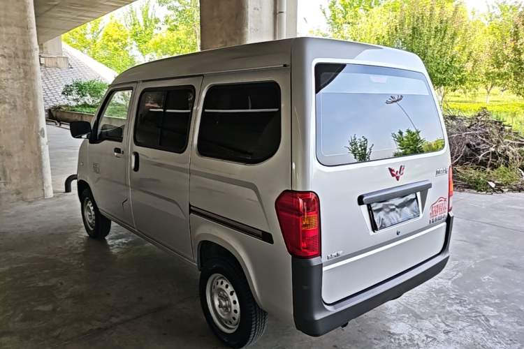 Used Wuling Zhiguang 2023 1.5L Practical Version 5/7 Seats Rear Left 45 Deg
