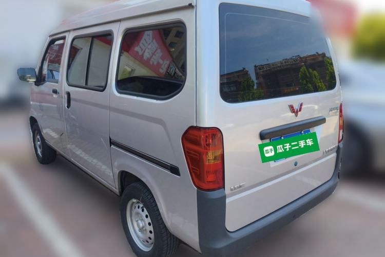 Used Wuling Zhiguang 2023 1.5L Practical Version 5/7 Seats Rear Left 45 Deg